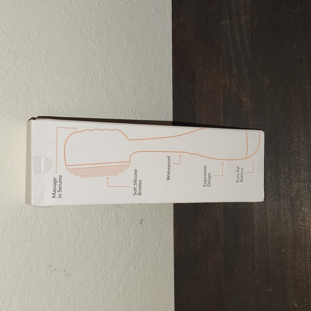 BRAND NEW PMD Clean cleansing device. - Picture 3 of 5